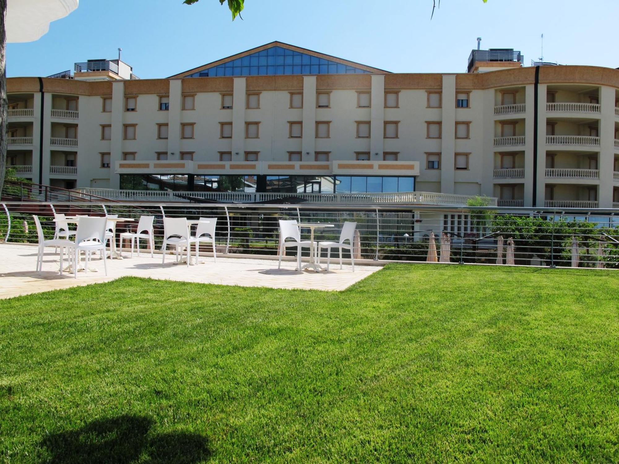 Gran Paradiso Hotel Spa Сан-Джованні-Ротондо Екстер'єр фото